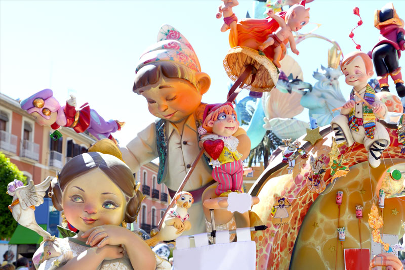 Las Fallas di Valencia, la festa per celebrare l'arrivo della primavera | Allianz Global Assistance