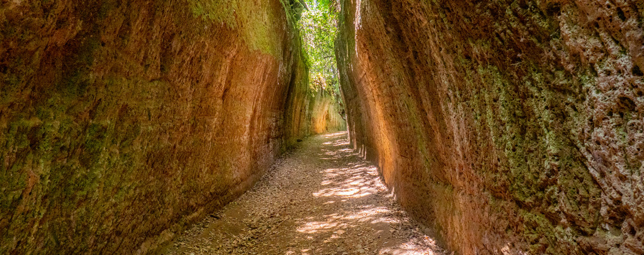 Le Vie Cave in Italia, cosa sono e dove si trovano? | Allianz Global Assistance