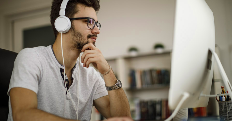 Cyberbullismo, cos'è e come combatterlo | Allianz Global Assistance