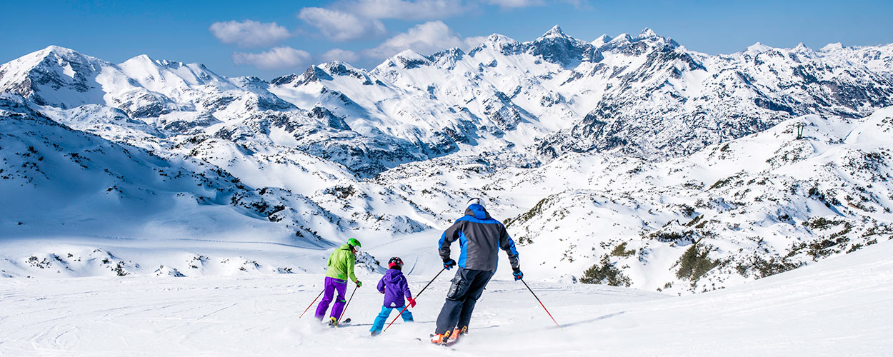 Nuovi obblighi sulle piste: dall’assicurazione sci al casco | Allianz Global Assistance