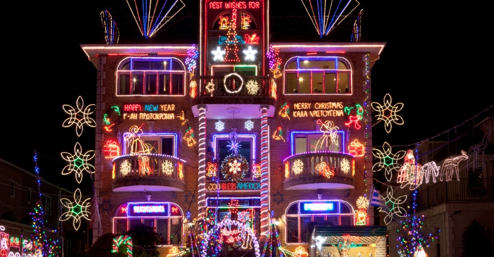 Tour di Dyker Heights per vivere la magia del Natale a NY | Allianz Global Assistance